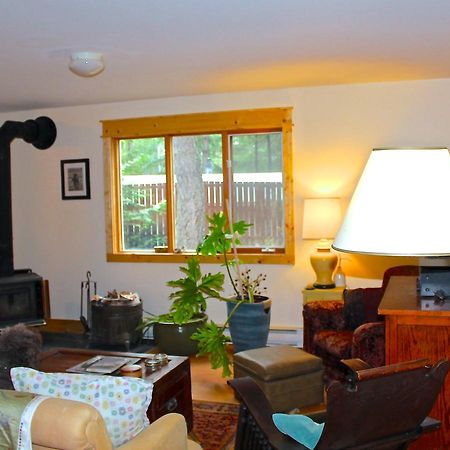 The Perch On Gabriola Bed and Breakfast Esterno foto