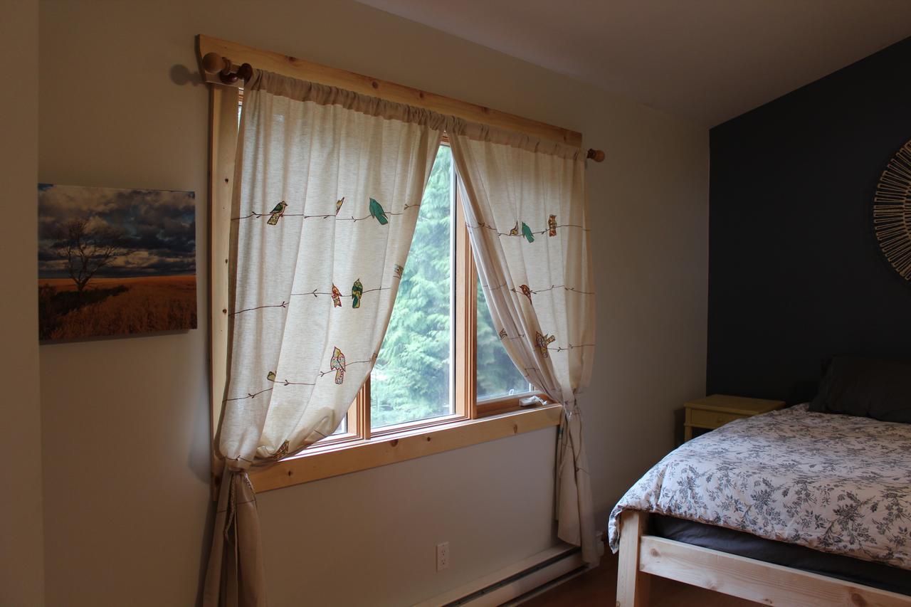 The Perch On Gabriola Bed and Breakfast Esterno foto
